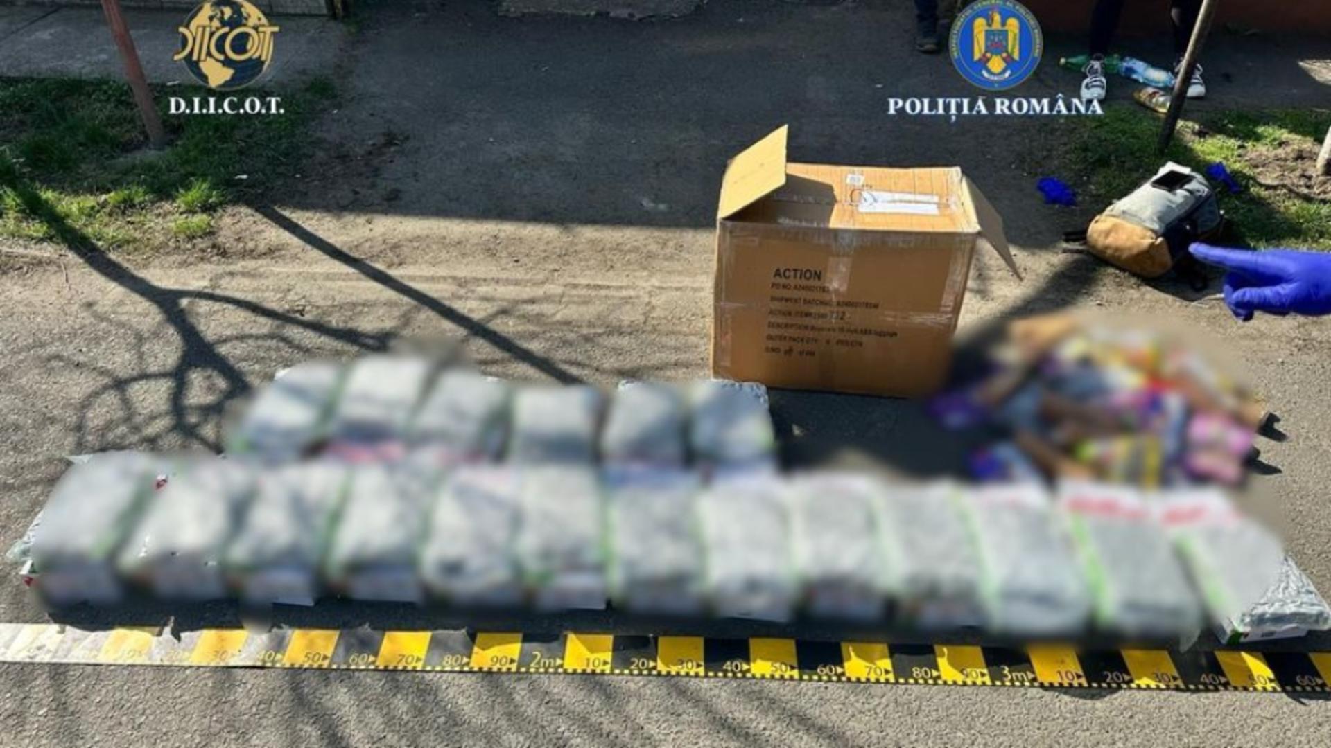 Tânără de 24 de ani, prinsă în flagrant cu aproape 10 kilograme de cannabis ascunse printre dulciuri, într-un colet din Spania