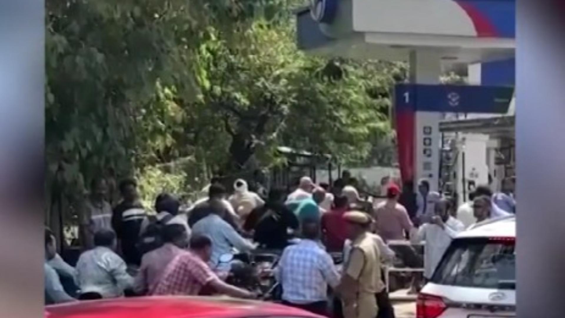 Coadă la benzinării