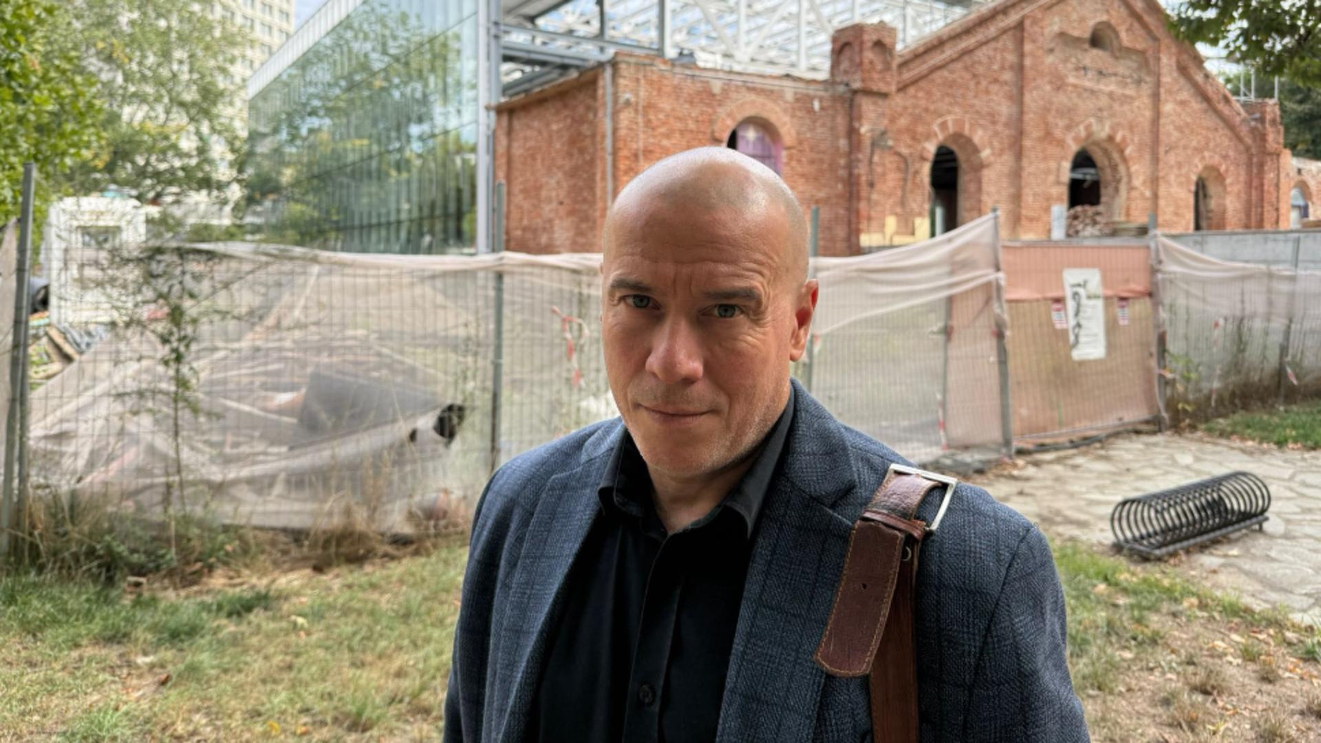 Ministrul Culturii, Andras Demeter, față în față cu moțiunea. Foto/DEmeter/FB