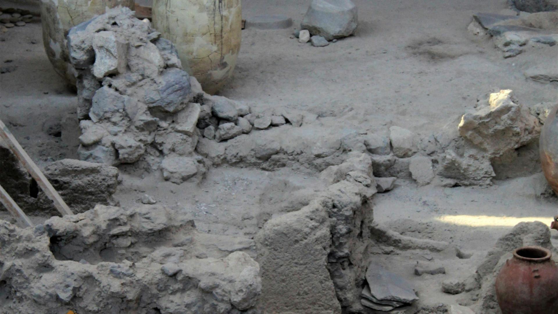 Descoperire istorică: Un schelet, care ar putea aparține celebului muschetar D'Artagnan, a fost găsit într-o biserică din Maastricht