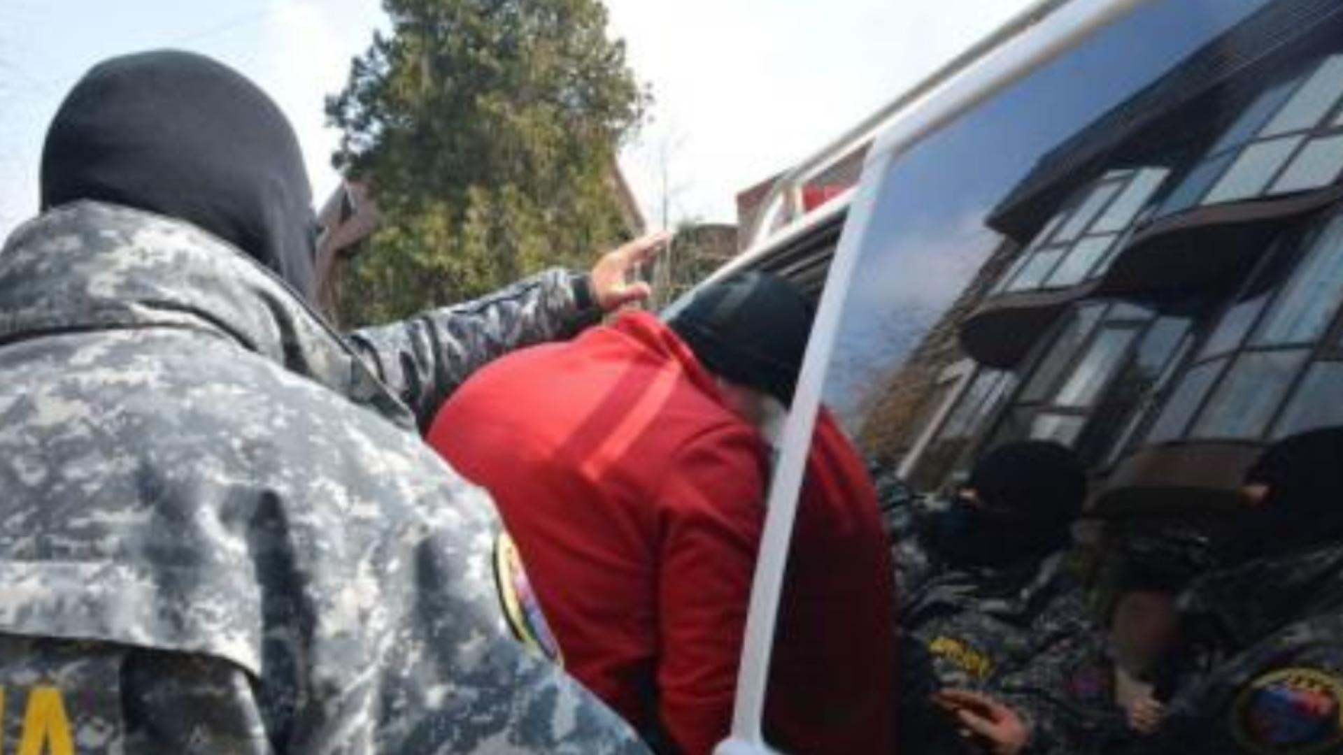 Trafic de droguri la liceele de elită din Oradeea.