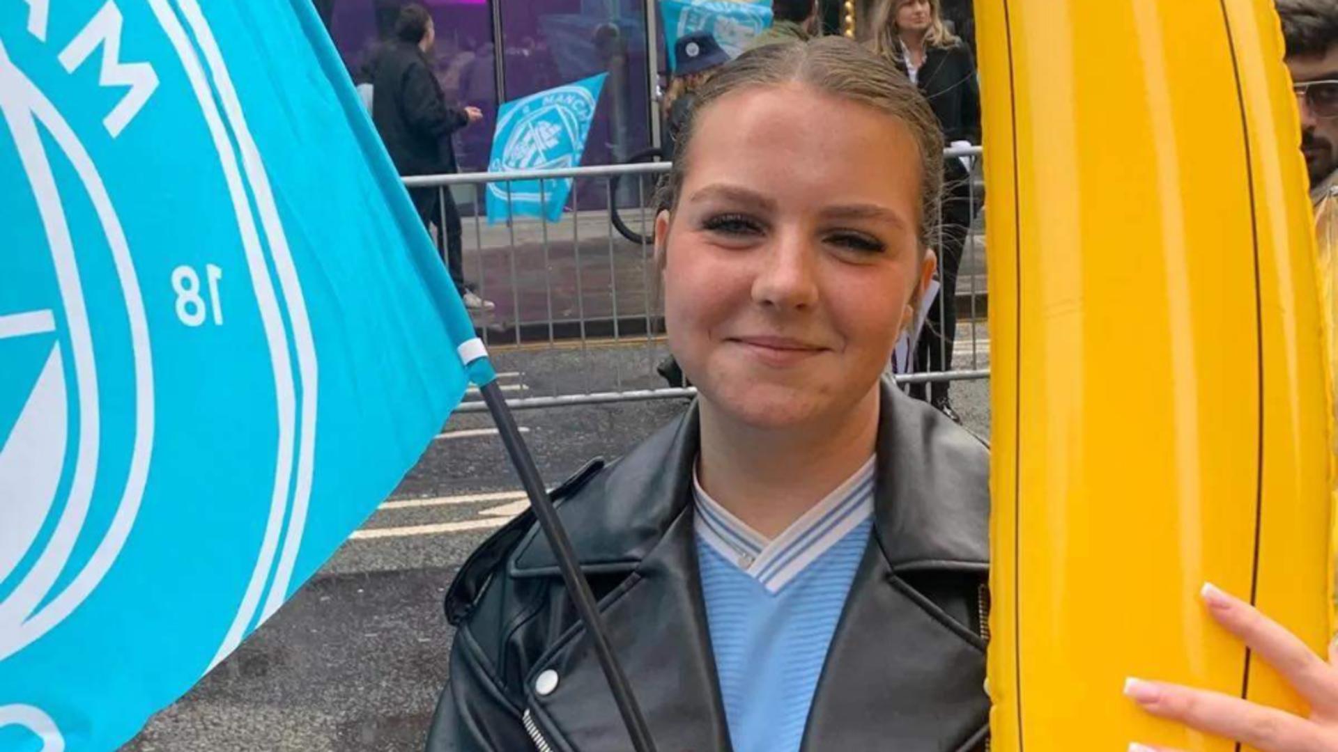 Adolescentă moartă