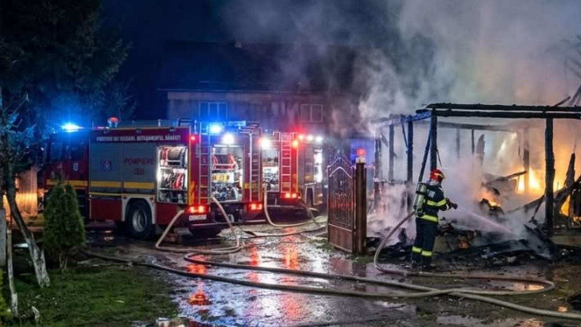 Incendiu într-o gospodărie din județul Suceava. FOTO: Suceava Live 