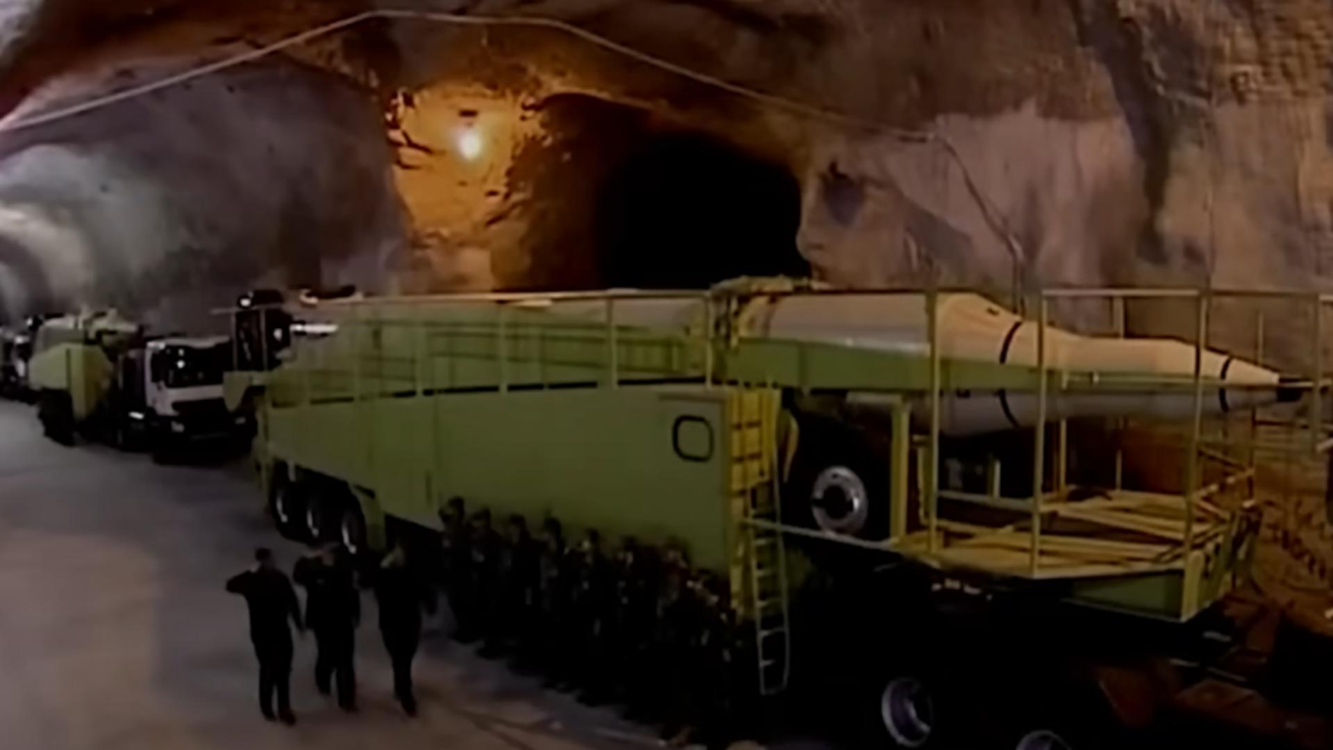 Muntele de granit din Iran, transformat în „metrou” pentru rachete.