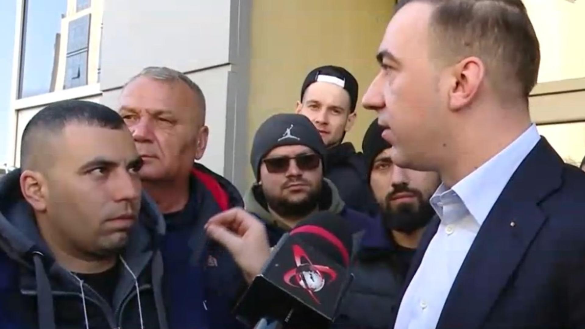 Bogdan Ivan, alături de sindicaliștii de la CE Oltenia, în fața Ministerului Energiei. Foto/Captură video