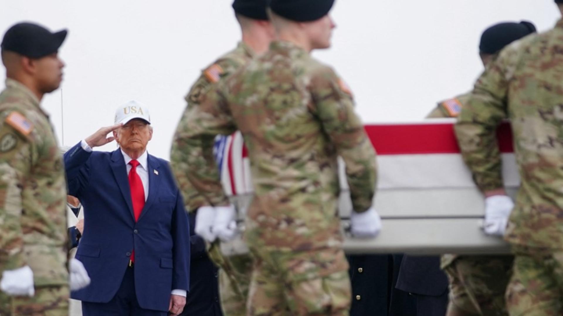 Donald Trump, prezent la ceremonia de repatriere a soldaților uciși în Iran.