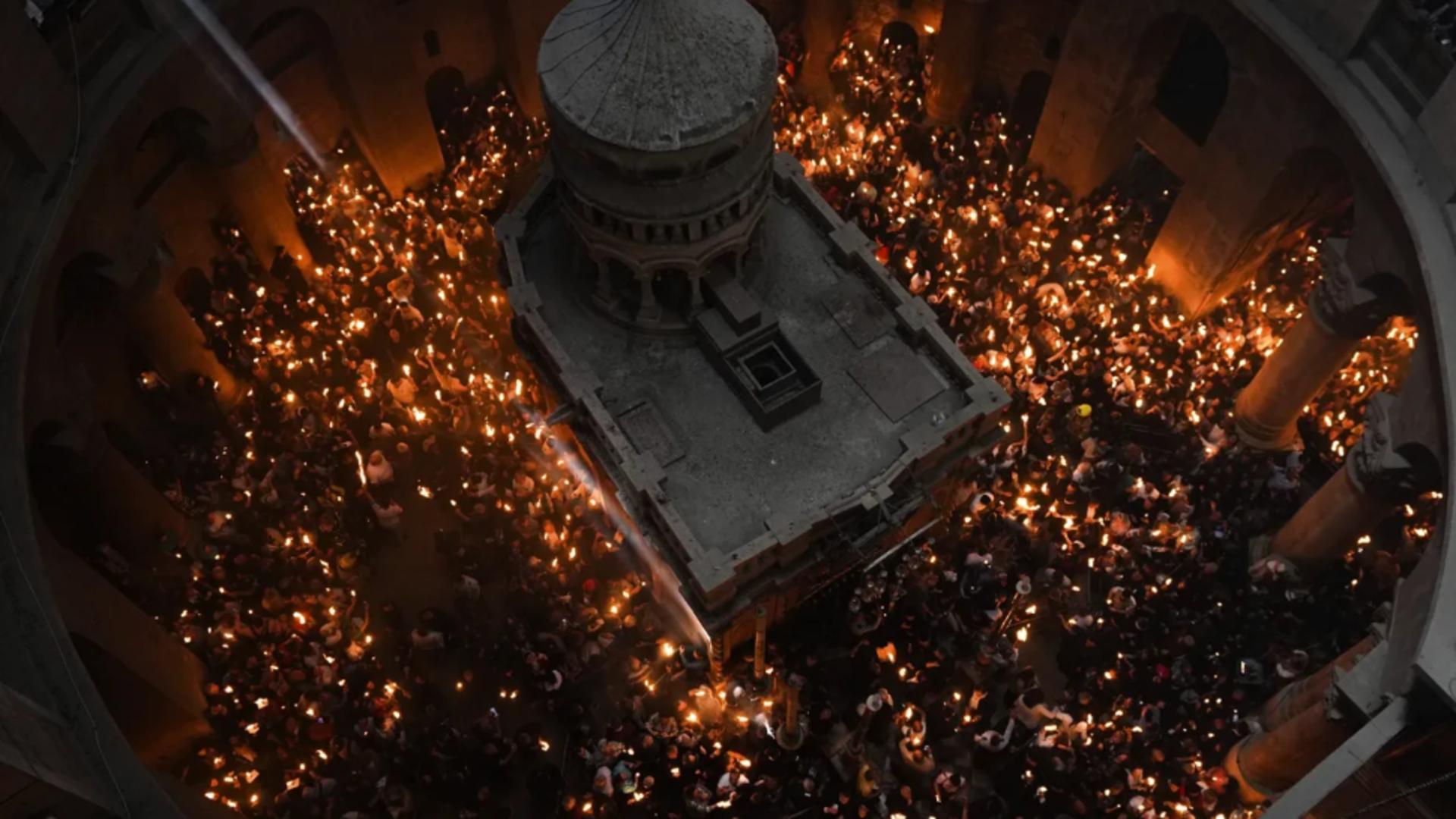 Au început pregătirile pentru aducerea Luminii Sfinte în România