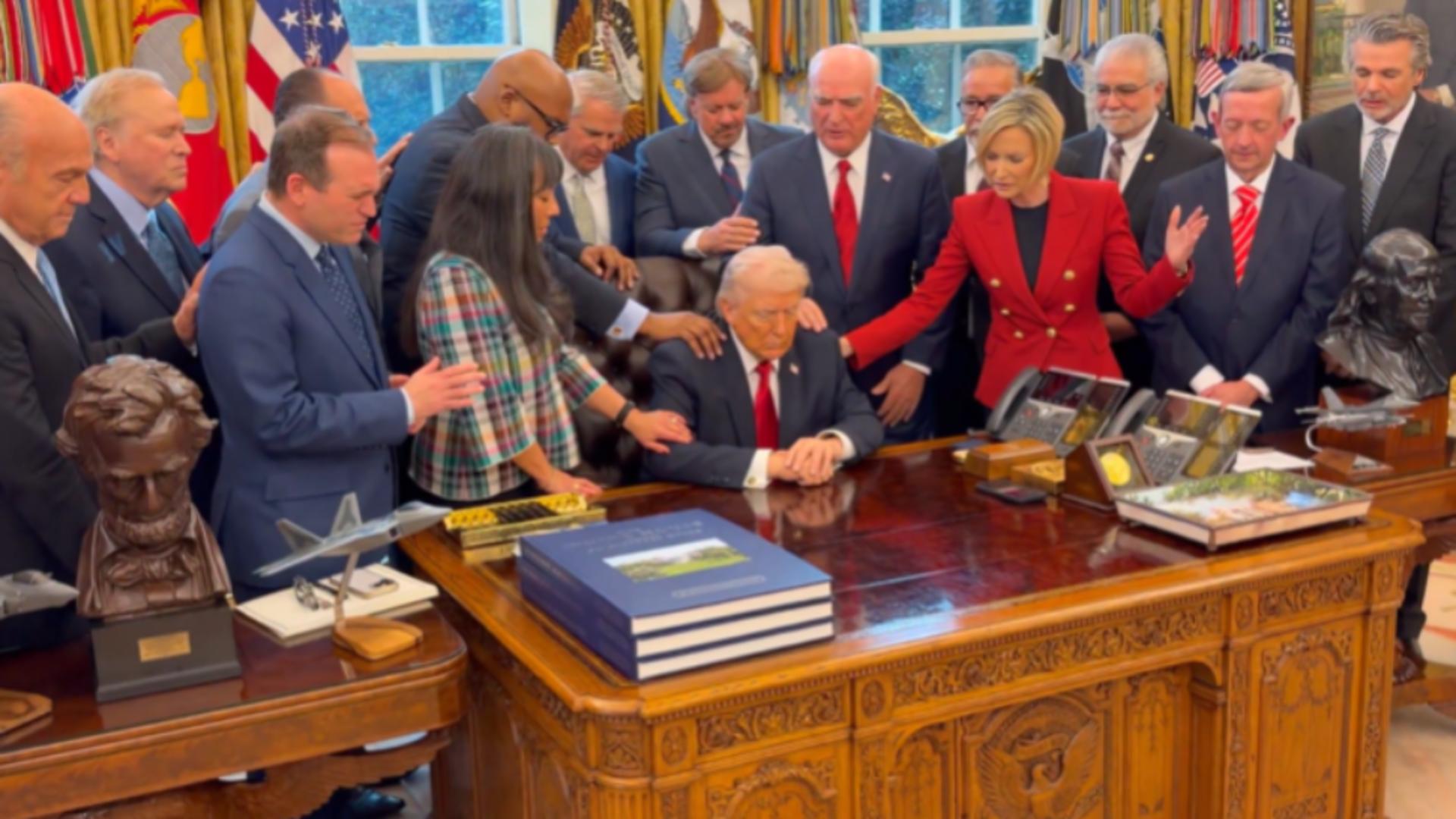 Moment de rugăciune la Casa Albă. Foto: X