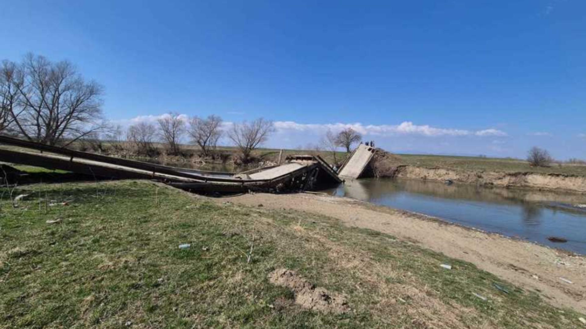  Pod care face legătura între judeţele Covasna şi Braşov, surpat