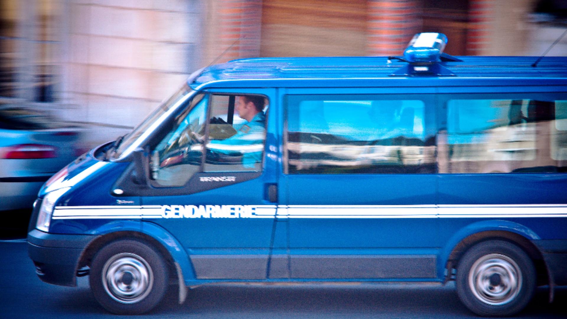 Atac terorist, dejucat lângă închisoarea Longuenesse din Franța: poliția a descoperit un pistol și un steag ISIS/ Profimedia 