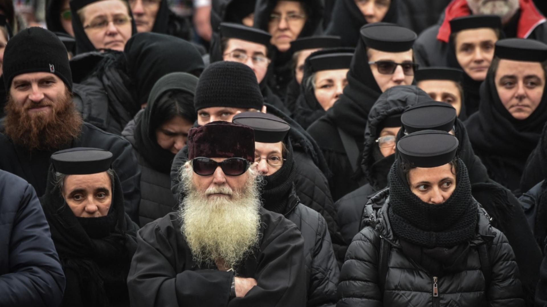 Cât câștigă un călugăr sau o măicuță în România. Foto: Profimedia
