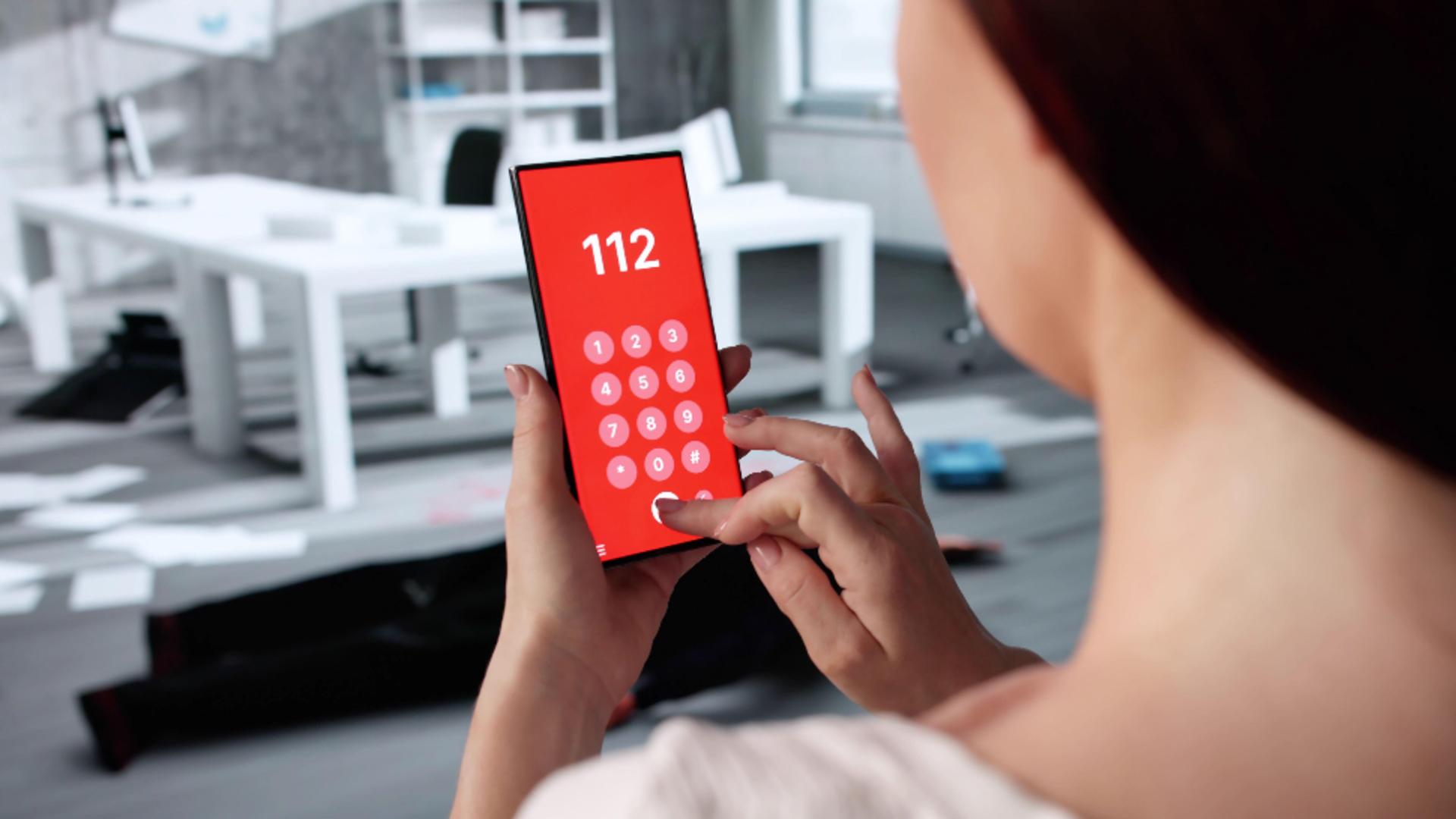 A sunat la 112 prin funcția SOS de pe telefon și a fost salvată/ Foto: Profimedia 