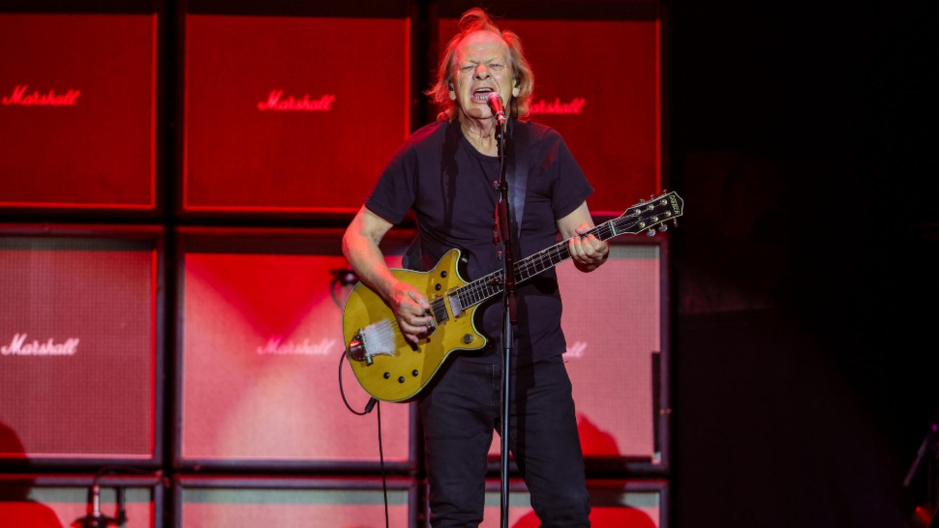 Stevie Young, chitaristul AC/DC, a fost spitalizat în Buenos Aires înaintea celor trei concerte din Argentina (foto: profimedia)