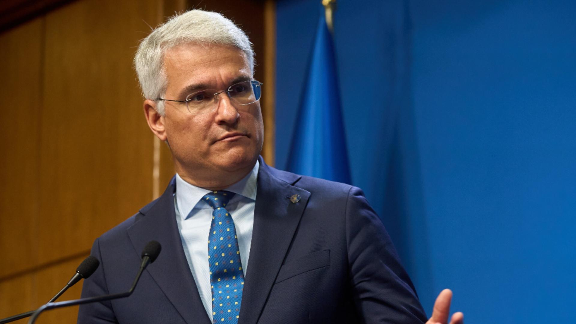 Opoziție simplă împotriva ministrului Dragos Pîslaru. Opoziția lansează acuzații grave.