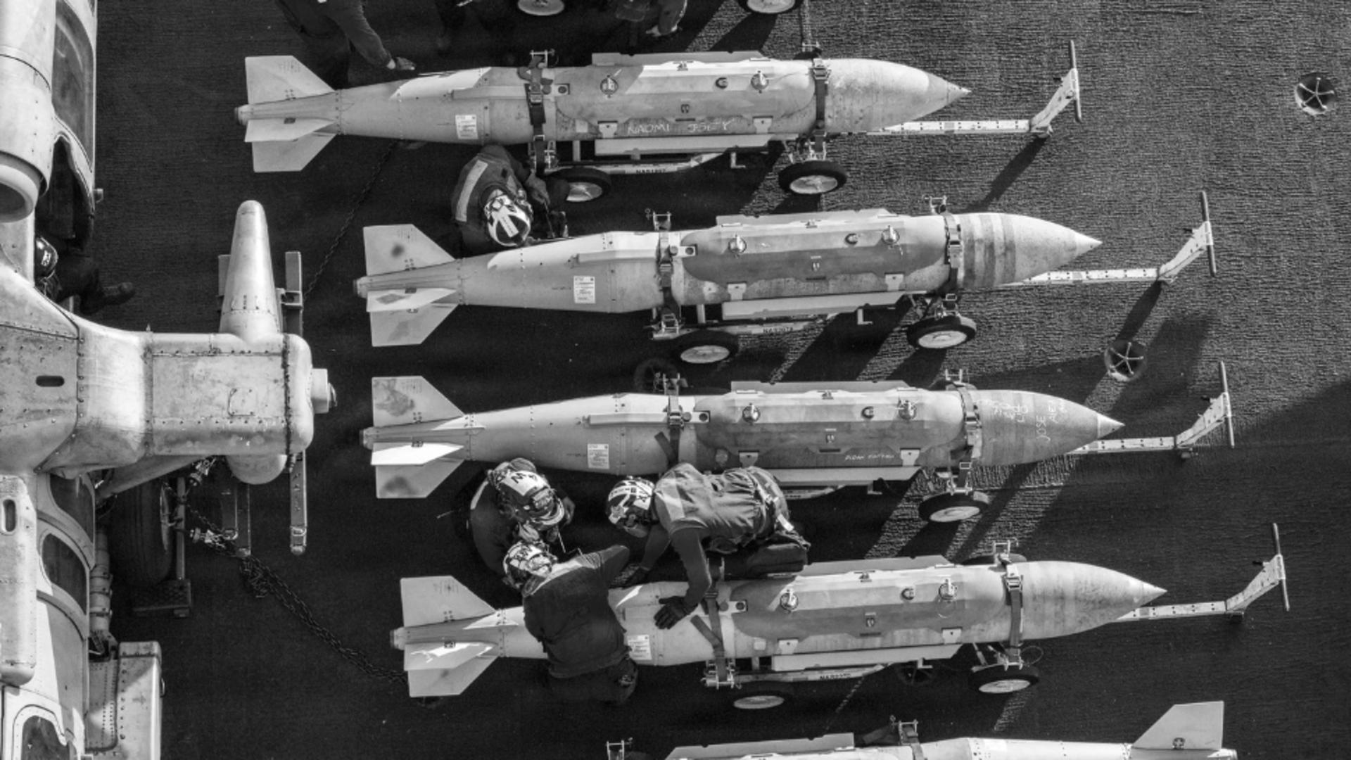 Rachete la bordul portavionului Lincoln (februarie 2026 - Profimedia)