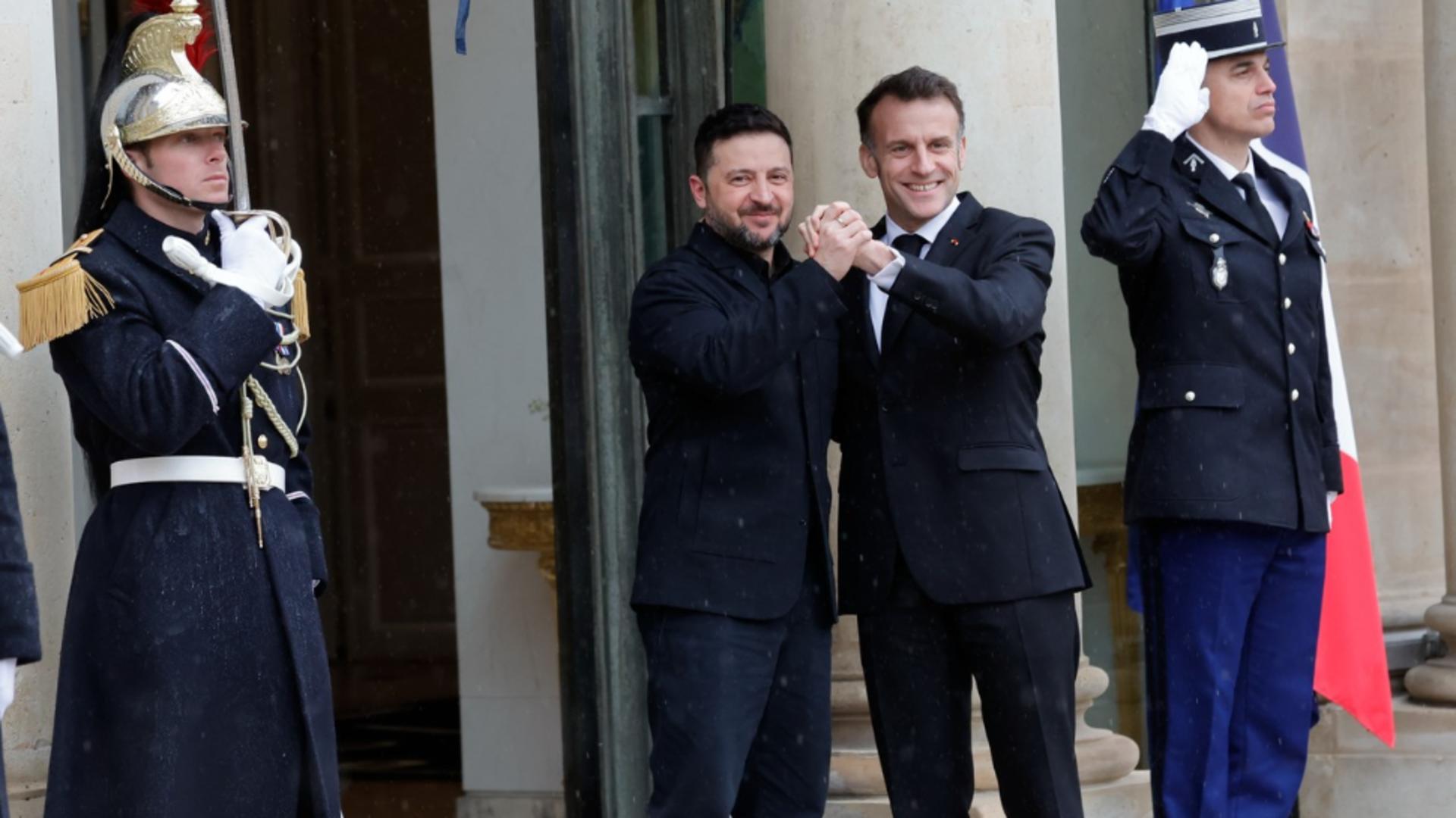 Volodimir Zelenski cu Emmanuel Macron. Foto: Profimedia