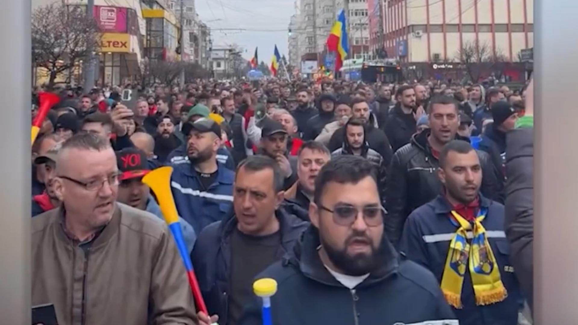 Minerii și energeticienii din județul Gorj continuă protestele maraton. Foto/Captură video
