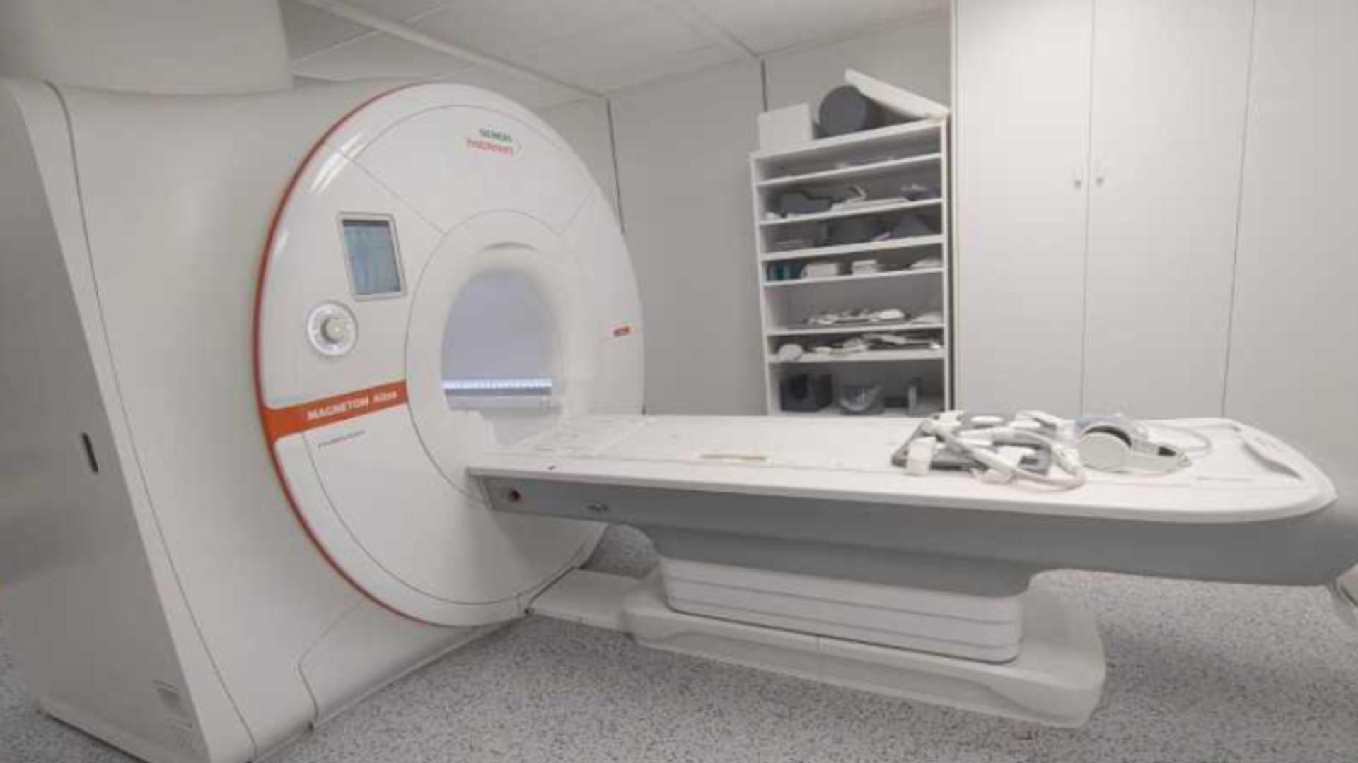 A stat 3 ani nefolosit pentru că nu încăpea pe ușă. Foto: Facebook