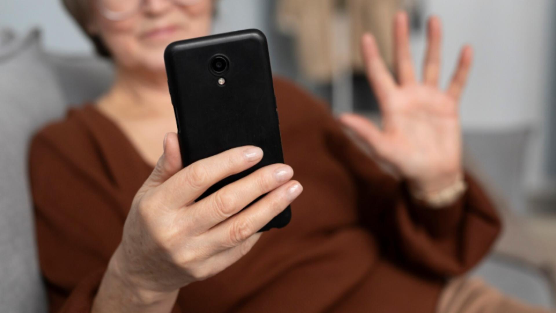 Un singur cuvânt rostit la telefon le poate oferi infractorilor tot ce au nevoie