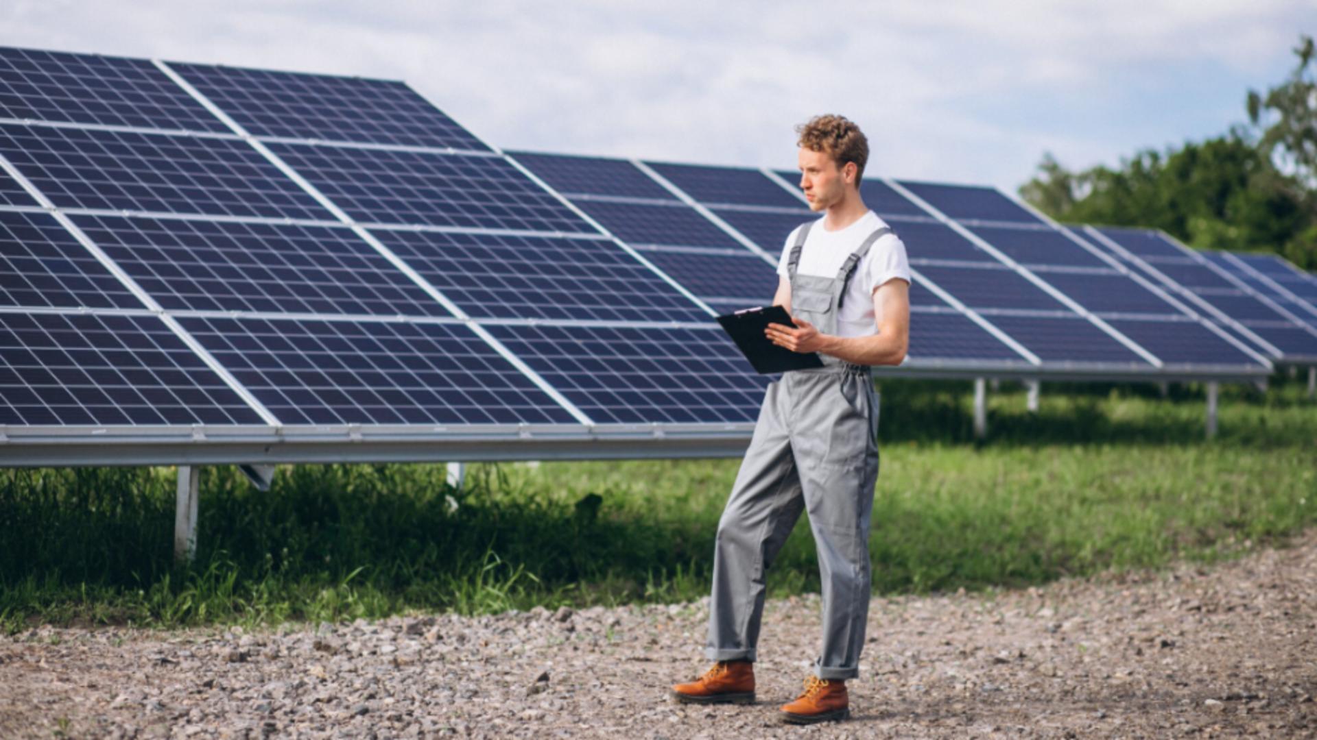 Oamenii spun stop panourilor solare care le acoperă câmpurile