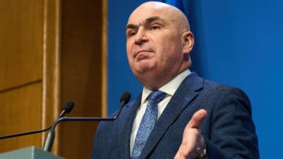 Bolojan nu de dă deloc dus de la Palatul Victoria. Foto/Inquam