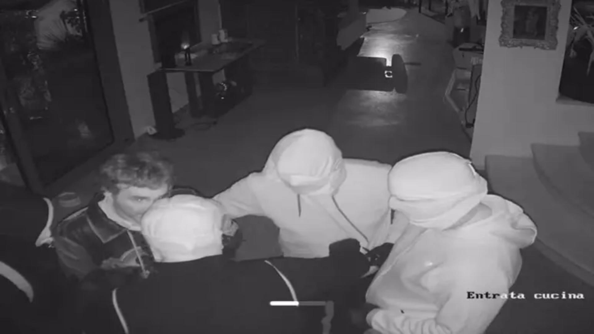 Un fost senator italian, ținut ostatic în propria vilă. Foto: ansa.it