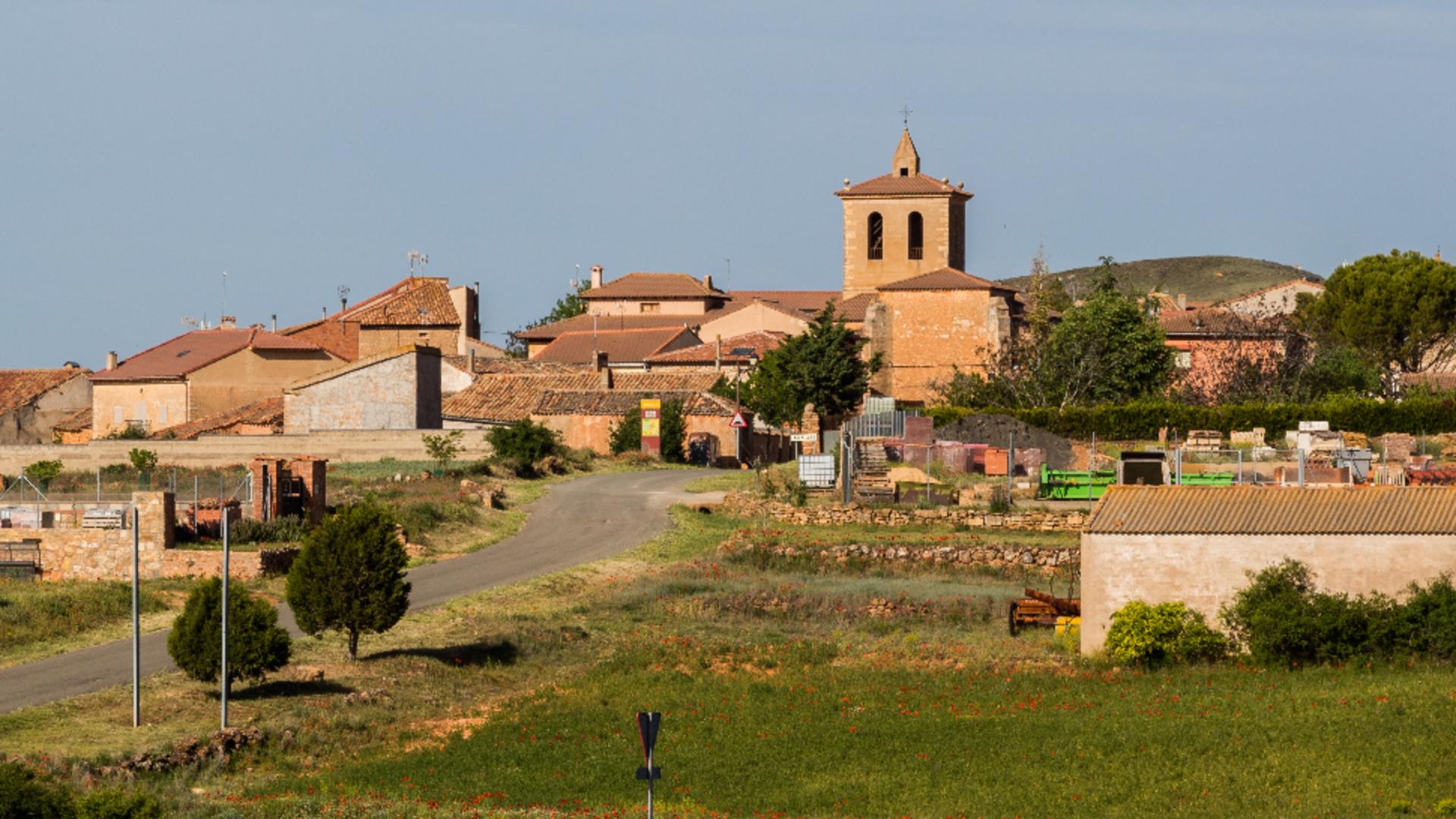 Un sat din Spania oferă case gratuite