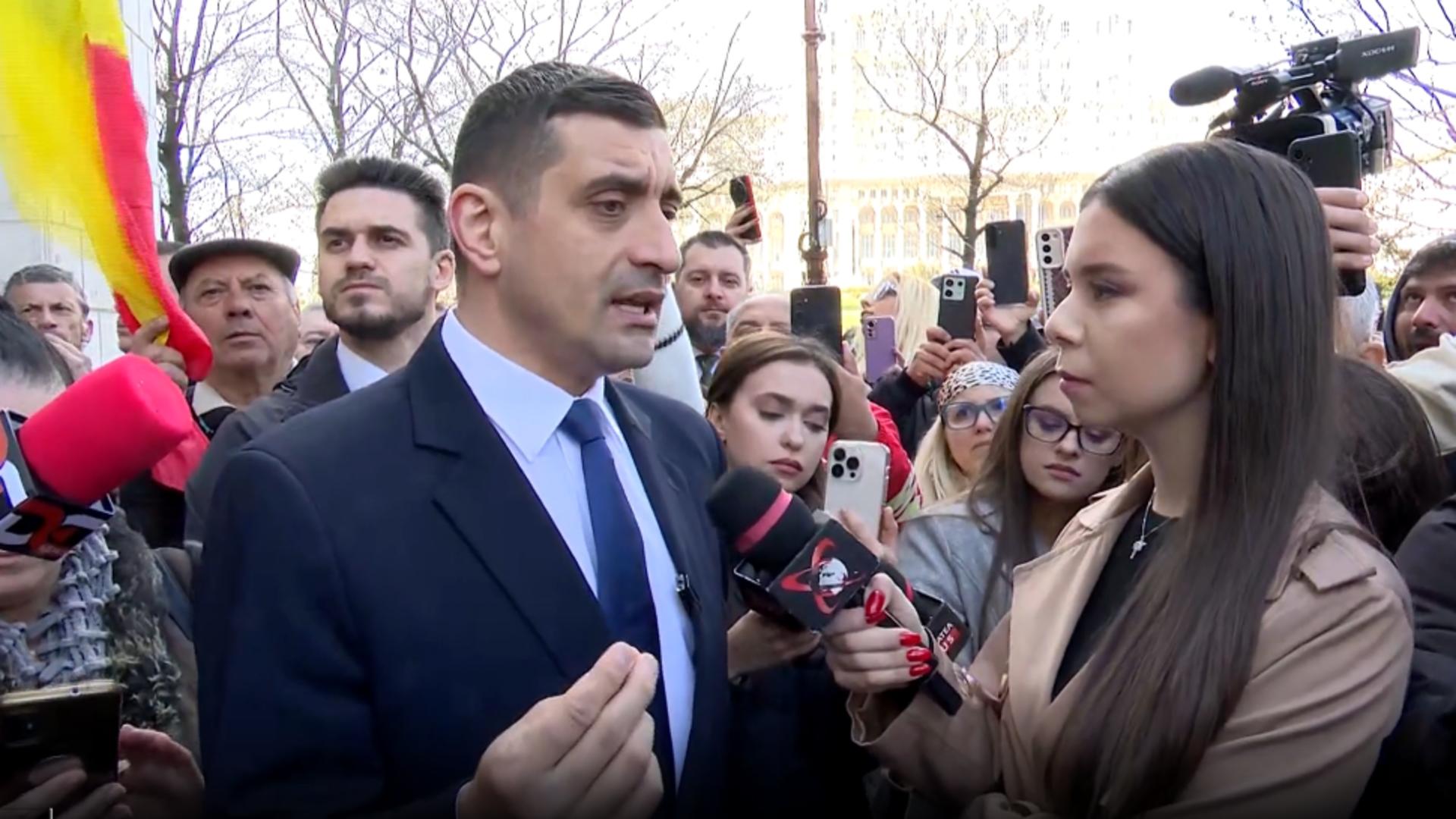 George Simion, la protestul din fața CNA: "Decizia închiderii Realitatea e motivată politic. E un atac la democrație"
