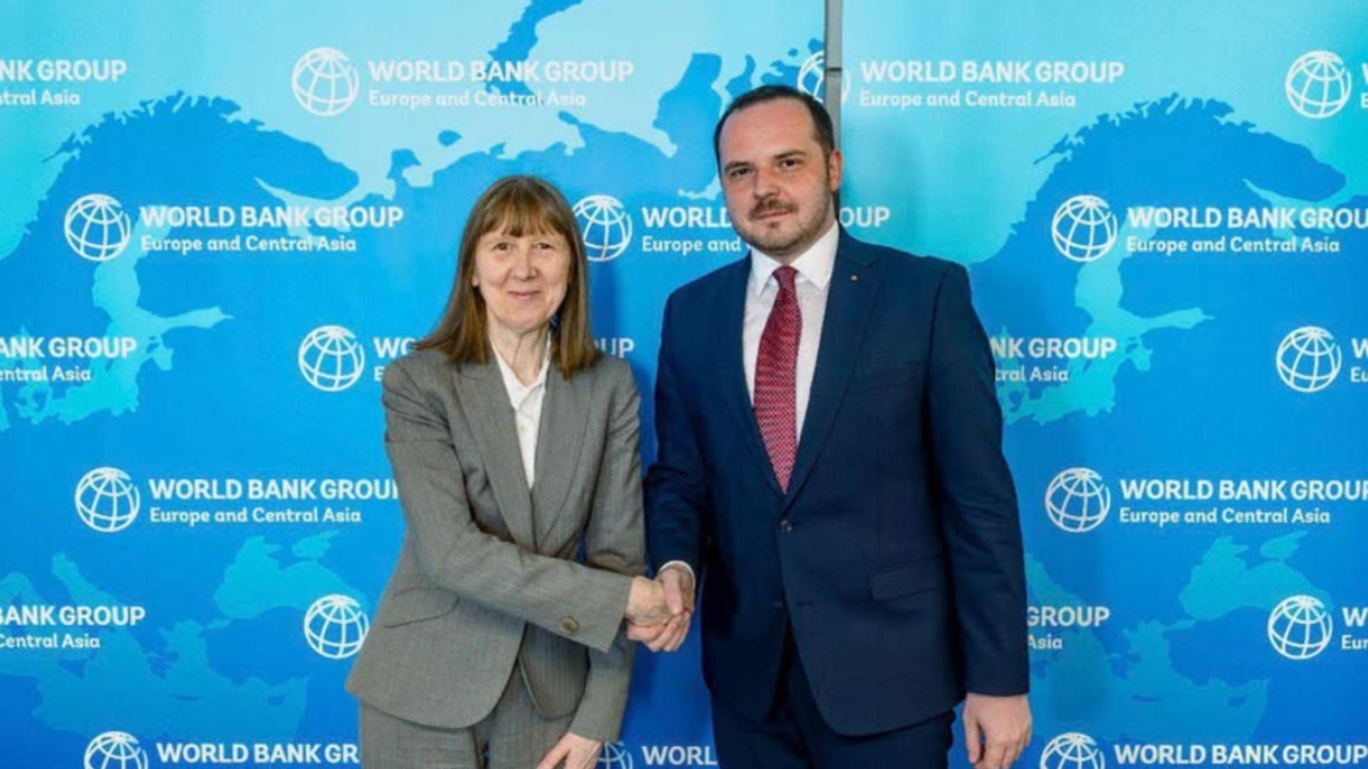 Ministrul Sănătății, față în față cu reprezentanții Băncii Mondiale. FOTO: Facebook 