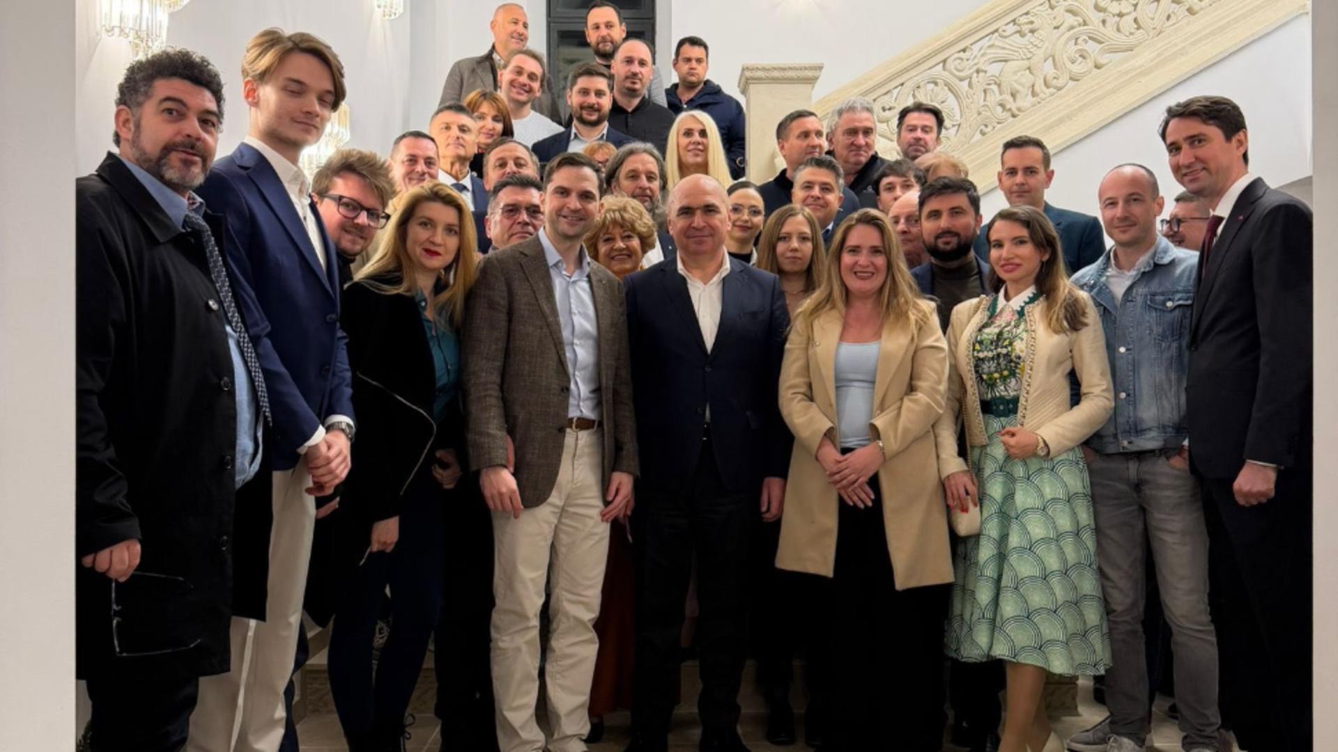 Ilie Bolojan, vizită noctură la PNL București. Foto/FB/Silviu Feroiu