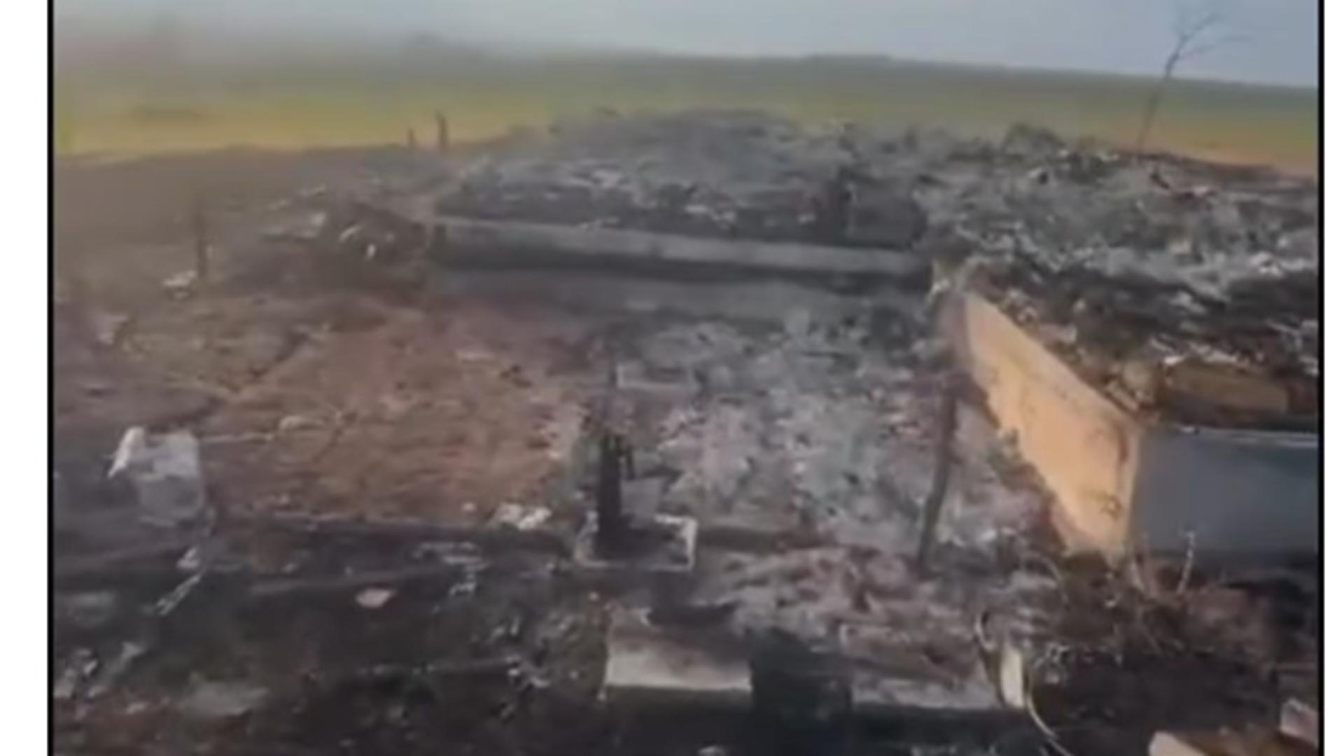 Casa lui Mircea Dinesxcu s-a făcut scrum. Foto/Captură video