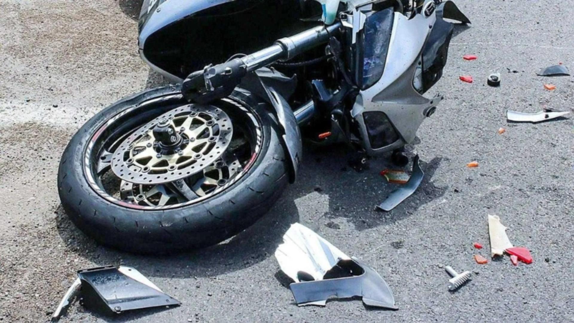 Accident grav cu trei motociclete la intrare în Deva
