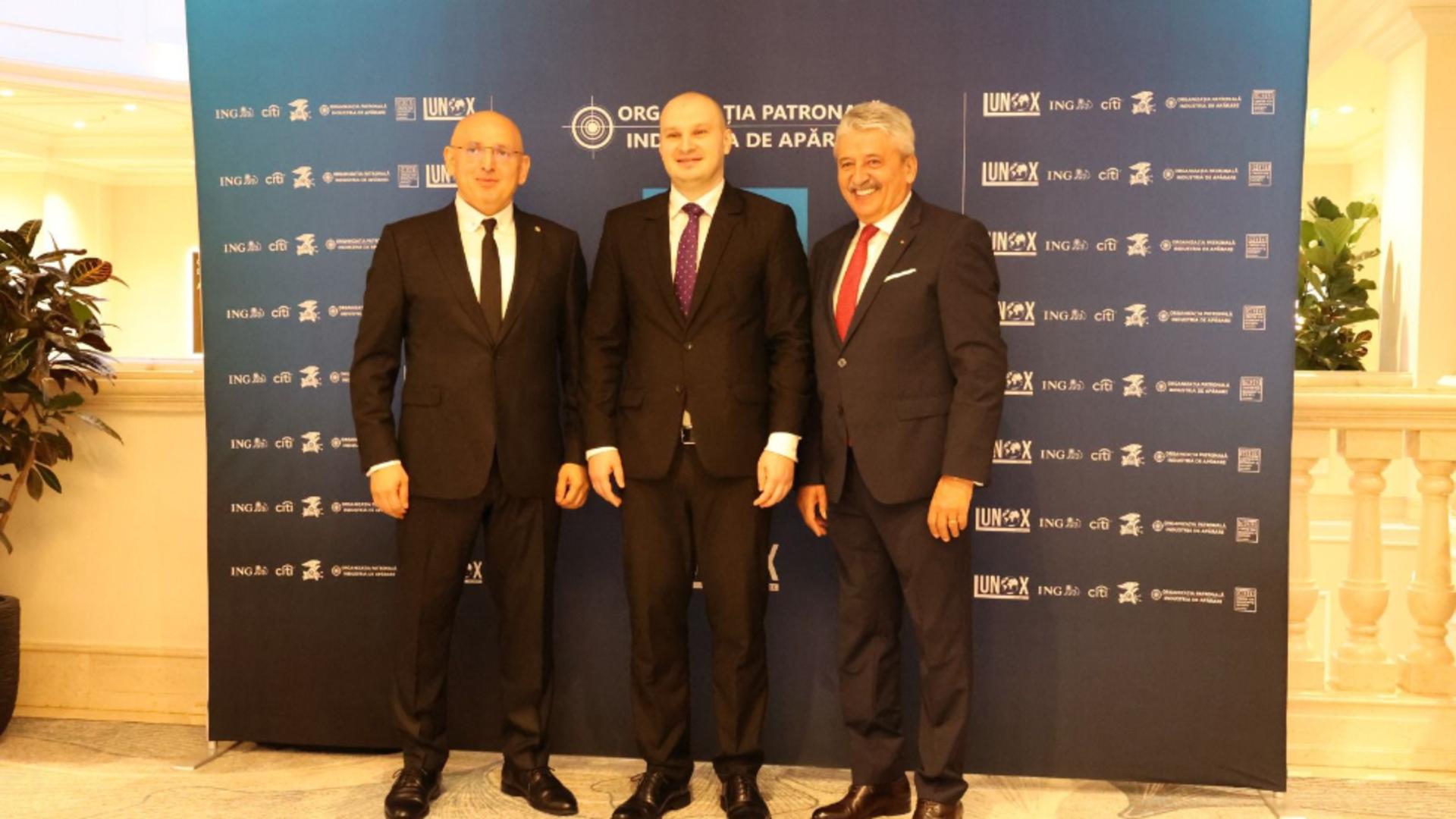 Recrutarea este noua linie de apărare a româniei 