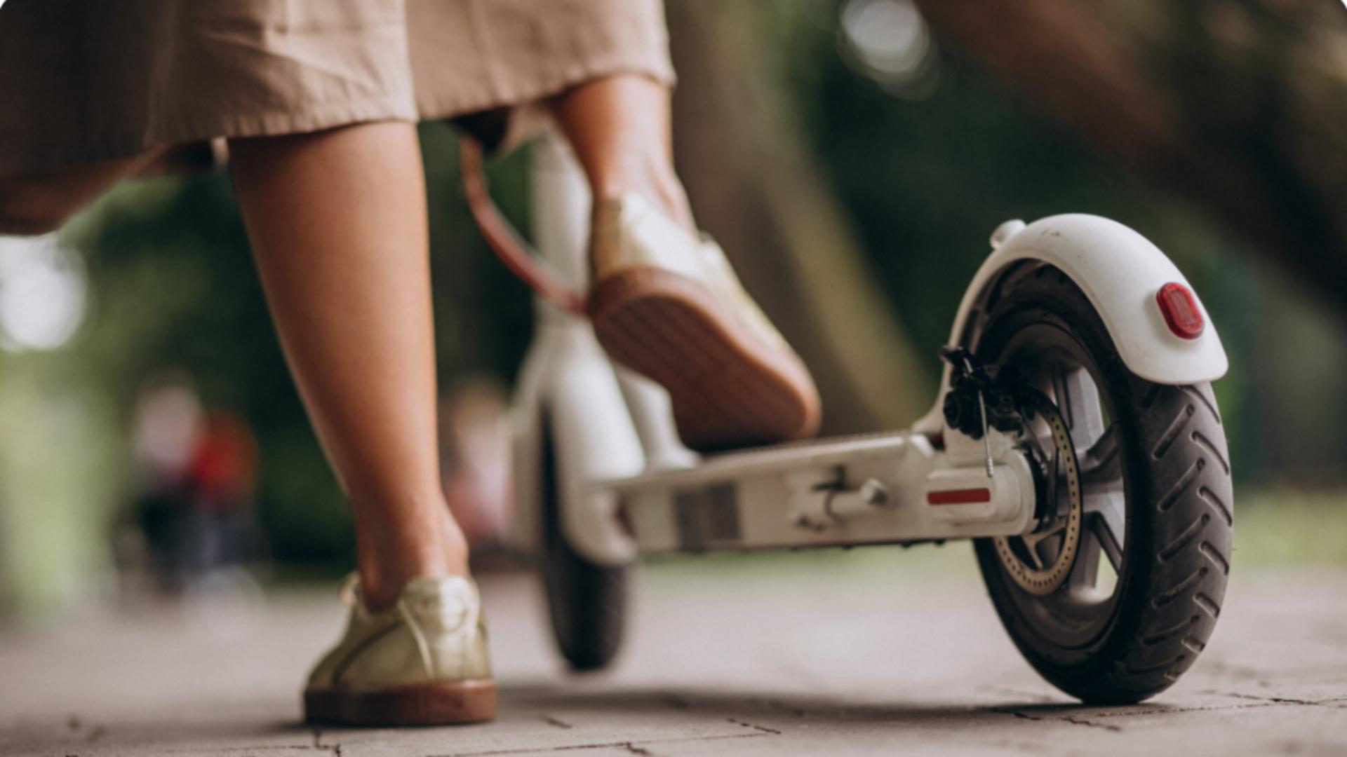 Orașul din România unde trotinetele de închiriat se opresc dacă intră în anumite zone