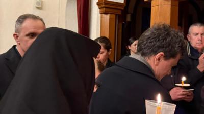 Președintele Nicușor Dan, apariție-surpriză la slujba din Vinerea Mare de la Mănăstirea Cornu - FOTO