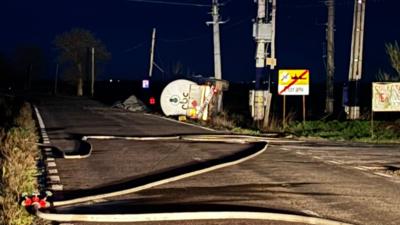 Cisternă răsturnată.